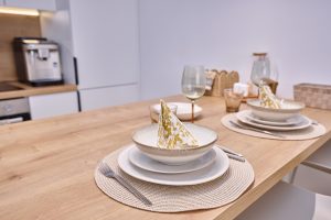 Apartmán KORZO Nové Zámky – plne vybavená kuchyňa