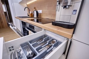 Apartmán KORZO Nové Zámky – kuchyňa – celkový pohľad